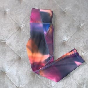 Girls Old Navy Active leggings size small (6-7)